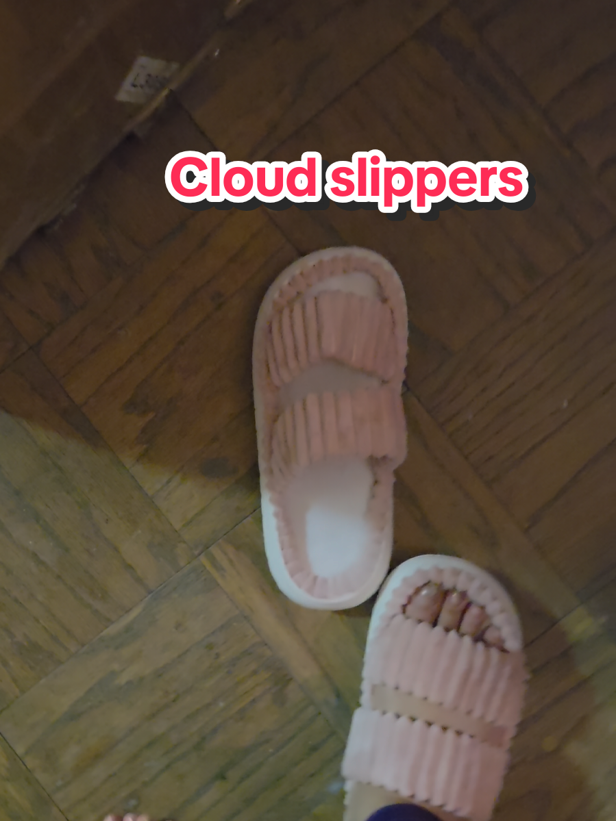 Comfy cloud slippers 😌 #fallmusthaves #contentcreator #tiktokshop #comfort #slippers 