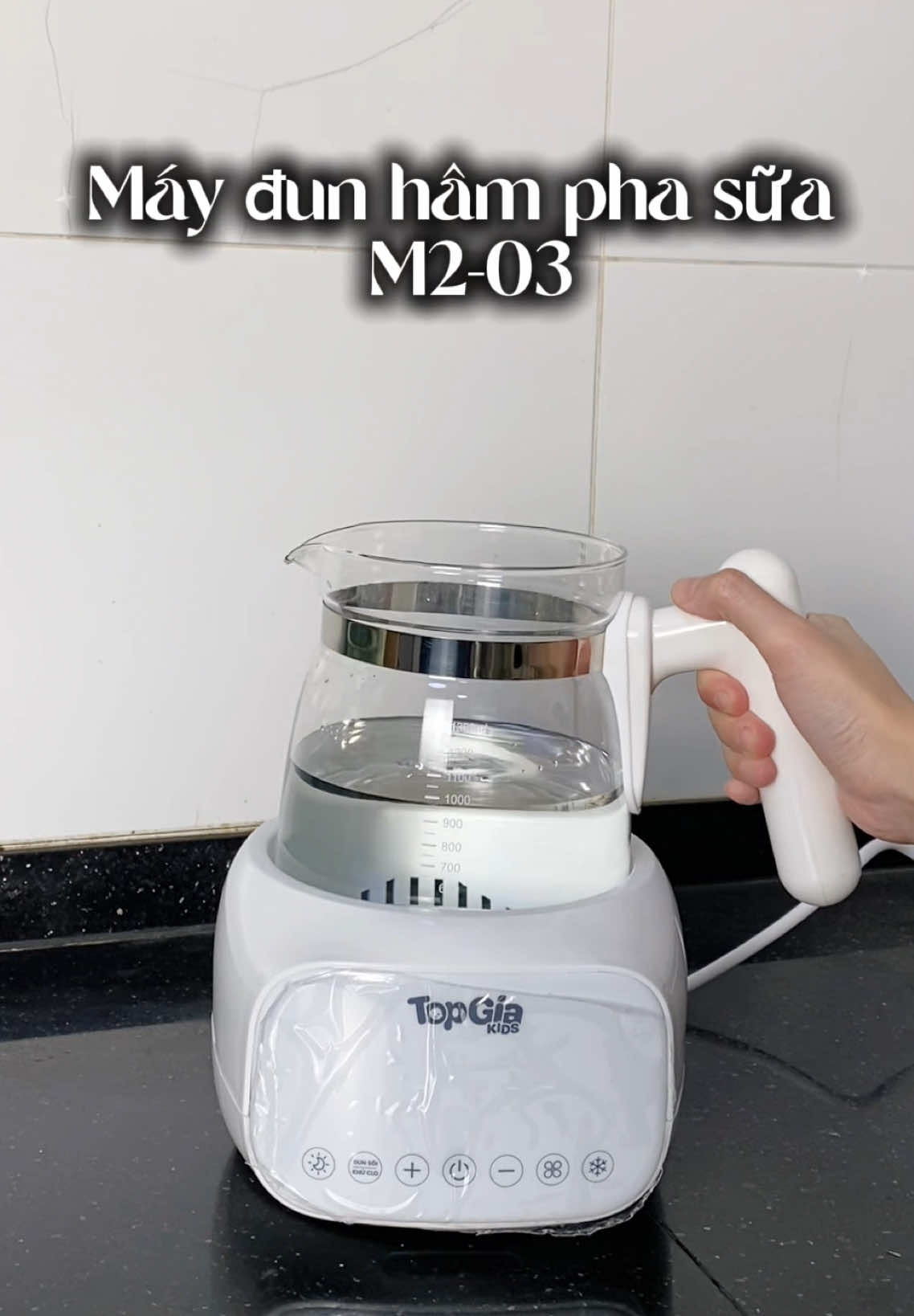 Máy đun hâm pha sữa M2-03 Topgiakids: - Đun sôi khử clo - Giữ ấm nhiệt độ lên đến 72h giúp pha sữa chuẩn nhiệt độ - Có thể dùng để pha trà, pha cà phê,... cả nhà đều dùng được #maydunhamphasua #maydunnuoc #topgiakids #fyp #thinhhanh 