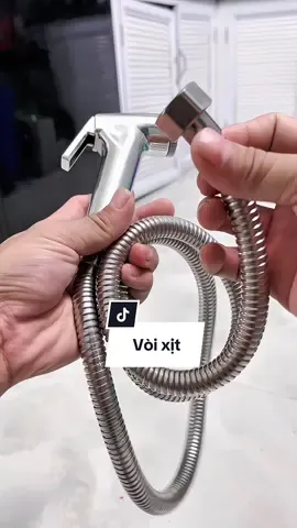 Bộ vòi xịt toilet đi kèm phụ kiện lắp đặt. #voixitvesinh #voixittoilet 