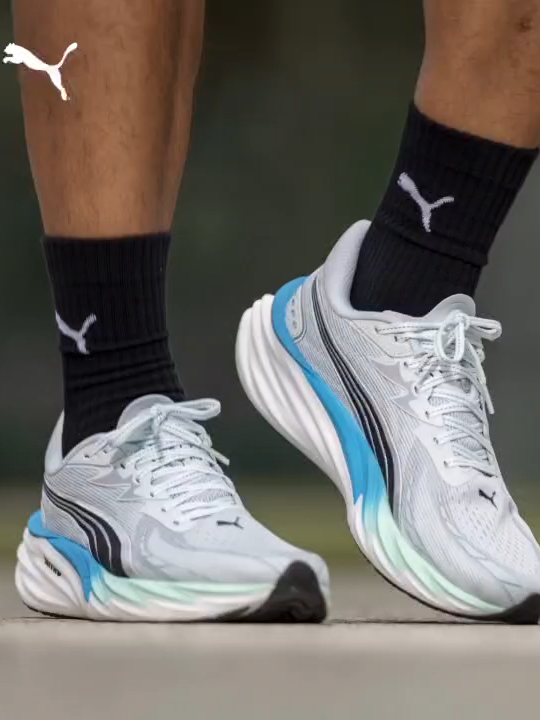 Dù bạn là một runner dày dặn kinh nghiệm hay chỉ vừa bắt đầu xỏ giày cho những bước chạy đầu tiên, Velocity 4 luôn đồng hành cùng bạn, ở đúng nơi bạn đang là, với đúng cách bạn muốn. 🤝 #PUMA #PUMAVN #PUMAVietnam #PUMAxTikTokShop​ #Nitro #GoWild #Running