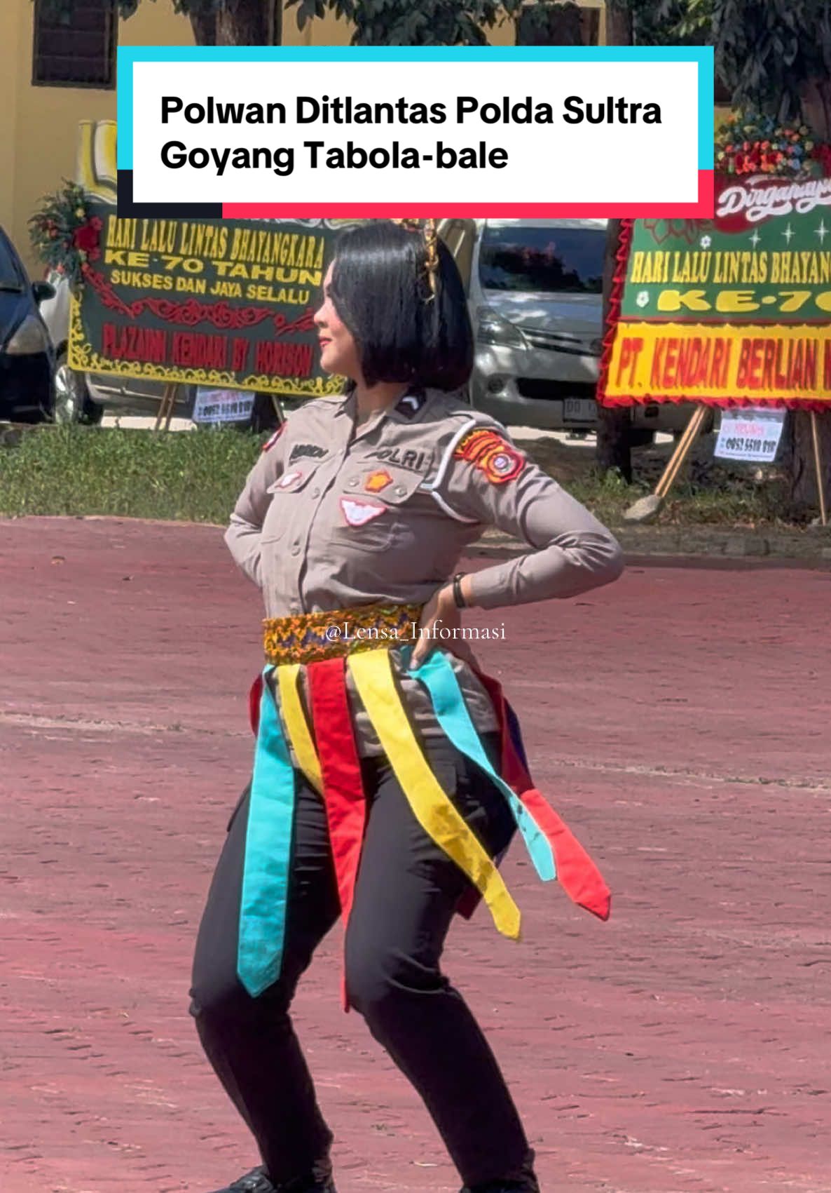 Penampilan Polwan Ditlantas Polda Sulawesi Tenggara saat peringatan Hari Lalu Lintas Bhayangkara ke-70 tahun di Lapangan Apel Presisi, Senin (22/9/2025). #polwan #poldasultra #tabolabale #polri #fyp 