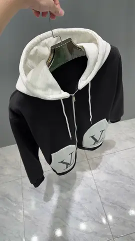 Hot nha Hoodie Zip mũ hai lớp mà 1xx thui nhaa ,ae lượm ngay tủ đồ nha #xuhuong #hottrend #xuhuongtiktok #quanaoquangchau #trending 