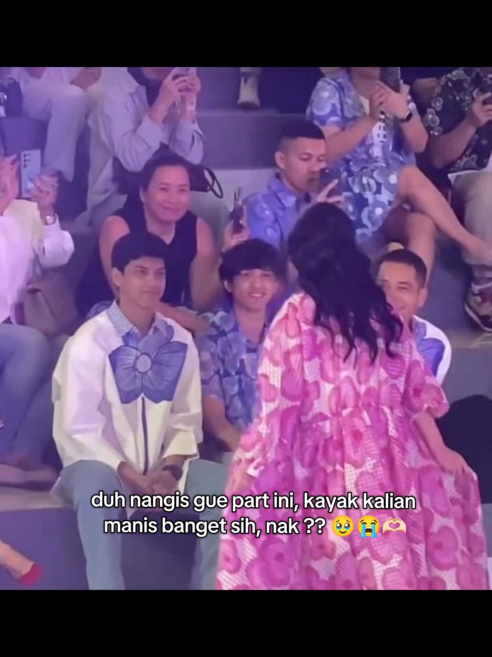 Enggak pernah se-brutal ini gue nge-ship artis wkwkwkk, I don't care orang mau bilang Mangu kek, nggak cocok kek, si ini udah sama si itu, terserah, bodo amat dah, yg pasti nih anak berdua happy, adem ayem 🥹😭🥰  ELLEYA JAYA JAYA JAYA 💪🏻🔥🔥🔥 *btw Mamet sama Borne bisa nggak spill the tea ke gue ?! 👀* cr : all about repost and update by artist, @filmranggadancinta (IG story), and many more  #elputrasarira #harleyavaprincy #elleya #filmranggadancinta #CallaTheLabelxRanggadanCinta 