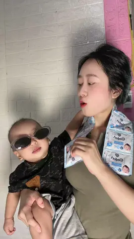 Quần áo mẹ anh giặt bằng cơm do