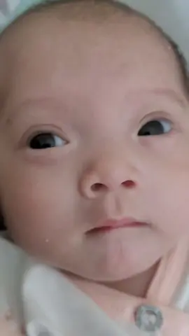 Vẫn có 1 niềm ao ước là e bé sẽ đẻ đc đủ ngày đủ tháng ,nhưng đấy chỉ là mơ ước của mẹ thôi,1 chiếc e bé thiệt thòi từ trong bụng mẹ.Yêu con 💋#chienbinhsinhnon28w5d #benhvienphusanhanoi #sinhnon 