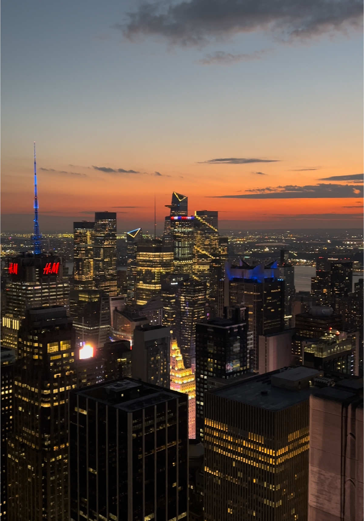 Un atardecer en las alturas desde Top of the Rock🌇🫶🏻 #newyor #newyorkcity #manhattan #sunset 