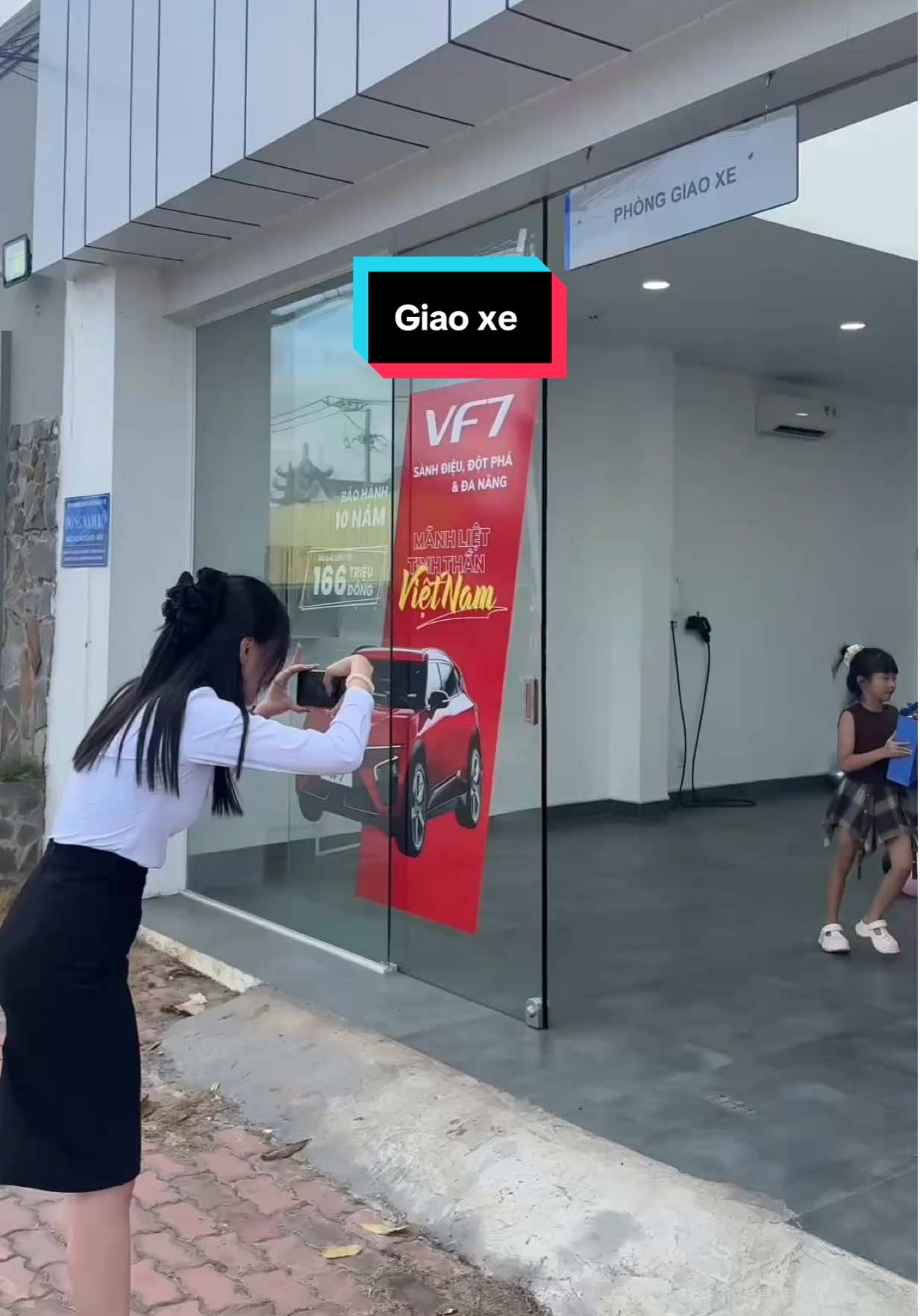 Dễ thương quá #thanhtuvinfast #vinfastthuthiemlinhxuan #vinfast #vf5 #xedien 