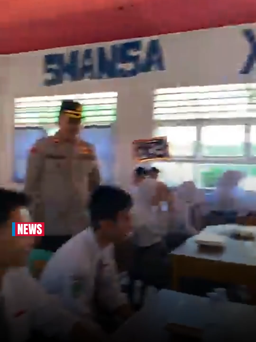 Ekspresi bahagia Siswa SMAN 1 Bengkulu Selatan Setelah Menerima Program Makan Bergizi Gratis 📍 Lokasi: Bengkulu Selatan 📆 Waktu kejadian: 22 September 2025 🖊 Laporan: Tribun Bengkulu / Nur Rahma Sagita #BengkuluInfo #InfoBengkulu #TribunNews #Bengkulu #BeritaBengkulu #BreakingNews #InfoBengkulu #ViralBengkulu