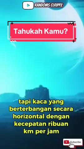 Ada planet bernama HD 189733b yang hujannya bukan air, tapi kaca yang berterbangan secara horizontal dengan kecepatan ribuan km per jam. Bayangin kalau hujannya kaca… serem banget! Fakta luar angkasa yang bikin merinding! #funfacts #faktaunik #planet #luarangkasa #fyp 