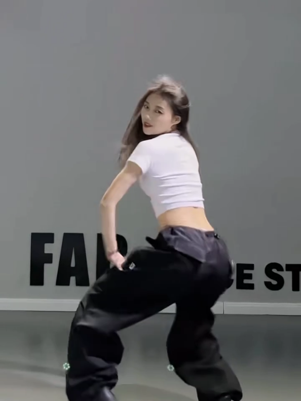 bom bom song viral video ❤️ #DanceEnergy #GrooveMode #GataOnly #fouryou 