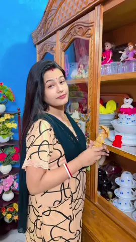 তুমি ছাড়া ১০০ মানুষ পাশে যদি থাকে❤️