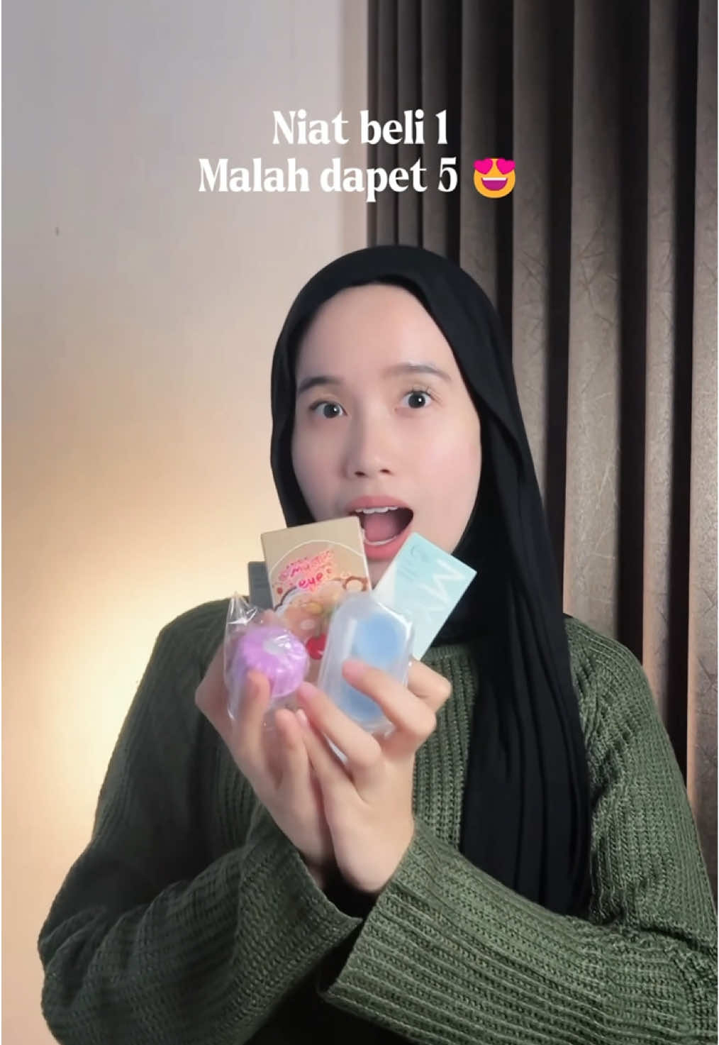 Hemat besar, 35k beli 1 dapat 5! Jangan lewatkan~🍧😍

#softlens #contactlens #softlensmurah #softlensrekomendasi #softlensnatural #softlenscantik #fyp #beauty #makeup #eyemakeup 