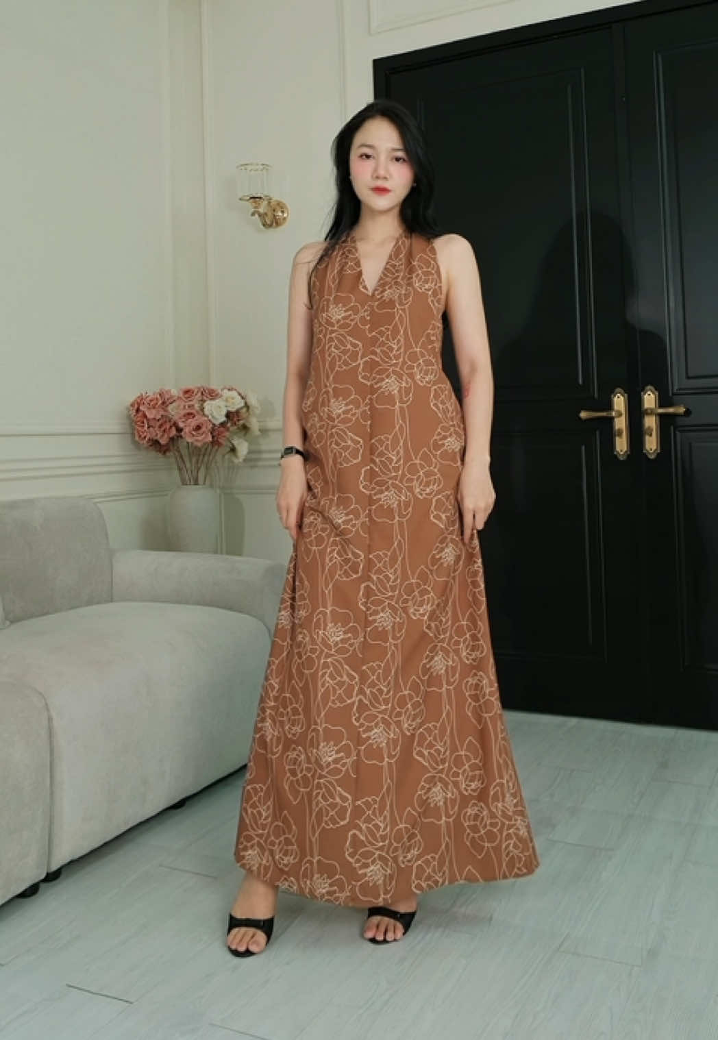 Hồi xưa nói thích làm thời trang  nữ, mặc dù chưa hiểu gì về thời trang 😅, thế mà ông chồng cũng nói chỉ cần em thích là anh chiều, một đứa liều một đứa chiều, nên giờ mới bán đầm cho mấy bà 2 năm rồi nè kkk, trộm vía lên mẫu nào cũng được mấy bà yêu thương ủng hộ hết mãi iu 🫶🫶🫶😘😘😘#cebaboutique #damsuongrong #damsuongbasic #damsuongdangdai #viral 