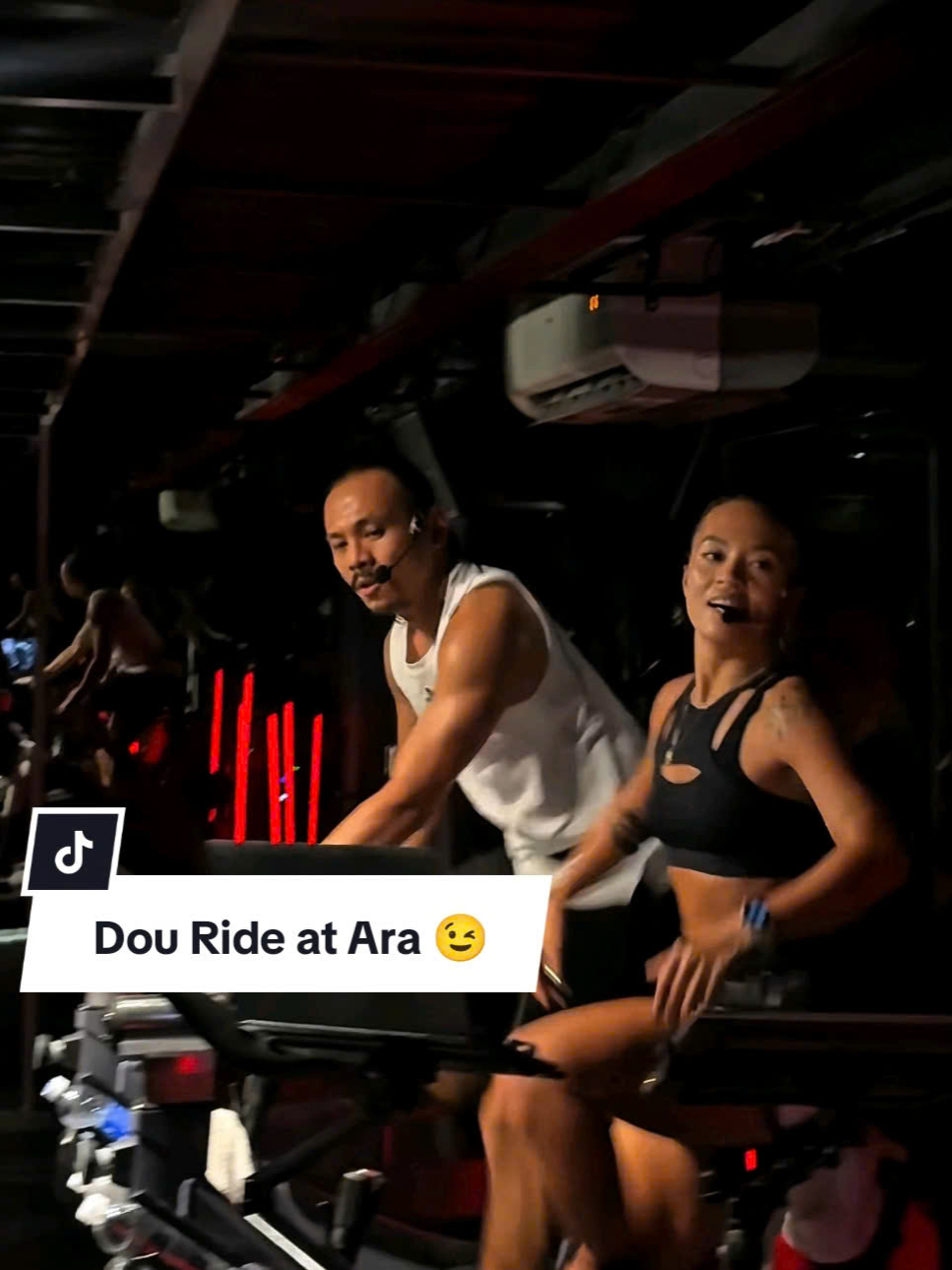 A moment of riding together, with claps led by coach Sarah and coach Jheric. It feels like more than just a ride — it’s music, movement, and the people beside you. 🤝 Come and experience it at Ara. 🙌 #arafitnessconcept #cycle #rhythm #Fitness