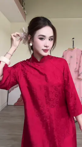 Xuân đến, thu đi vẫn một mình Chờ anh nào đó rước mình đi chung 🥰 #fyp #xuhuong #aodaivietnam🇻🇳 #aodaiGiGi #aodaitet 