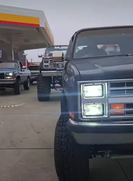 taking over the gas station ⛽️  #k10 #squarebodysyndicate   #squarebody #boggers      #k5 