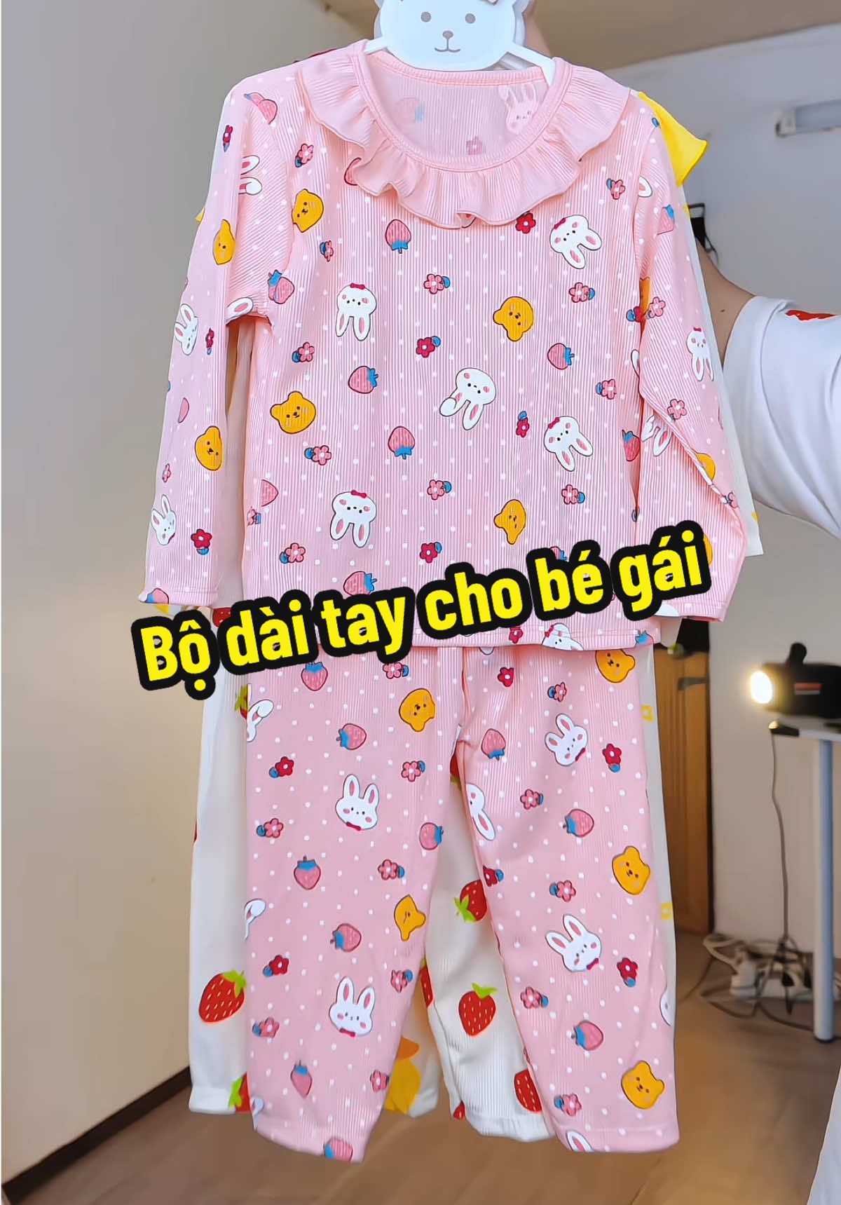 Bộ dài tay xinh yêu cho bé gái #mevabe #quanaotreem #thoitrangtreem #bodaitaychobegai #bothudongbegai 
