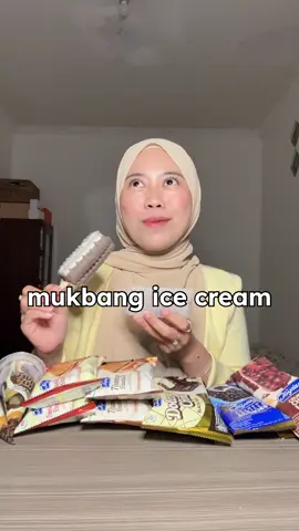 panas2 gini enaknya mukbang ice cream gaa siiii🤯🤤 @Joyday Ice Cream #Berlapiskejutannya #joydayicecream #eskrimjoyday
