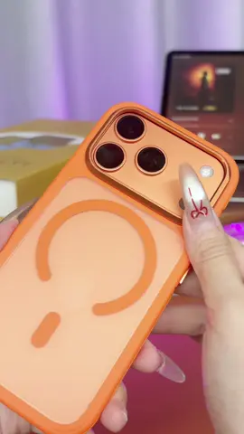 I have already used the magnetic phone case for iPhone 17 Pro 📱#wsken #iphone #iphone17 #iphone17pro#iphone17pro #apple#newiphone #wskentemperedfilm 