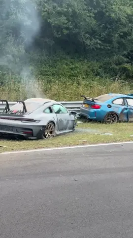 Kecelakaan besar menimpa Porsche GT3 RS dan BMW M2 di Nurburgring circuit😭 • • Source video: sideways_lab/IG