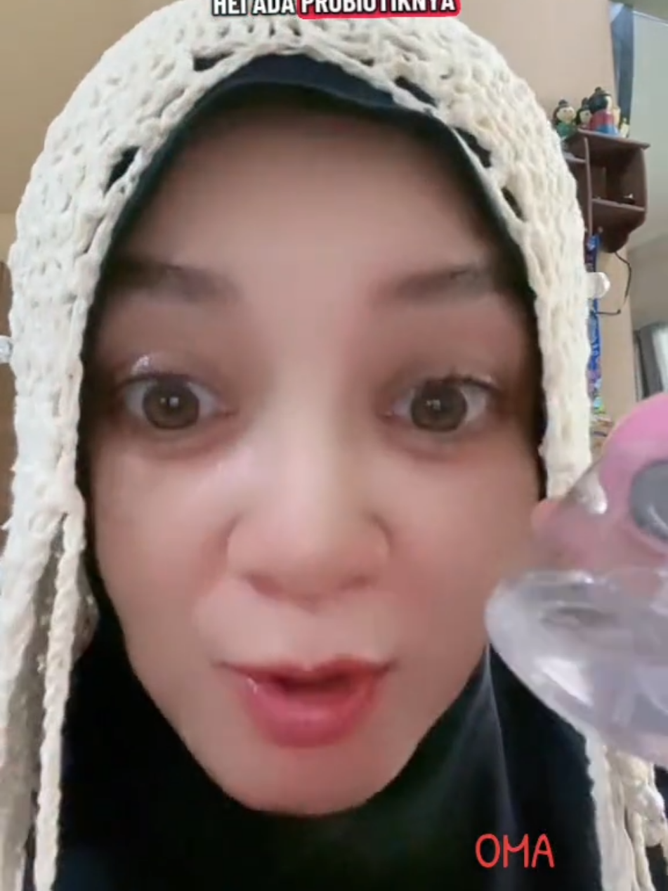Mouthspray dengan kandungan probiotiknya membantu merawar area mulut #dewisunday #mouthspray #probiotics #aroma #segar 