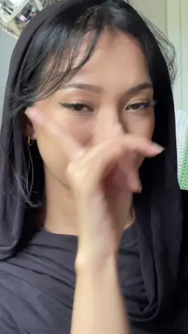 Testing if this setting spray is waterproof or not 😋 #seamakeupmy 