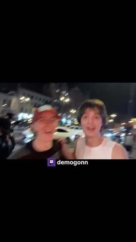 нпс встретил героя @тгк: NIKTO  тгк: дамир кефир #twitch #stream #irl #танец #нарезка 