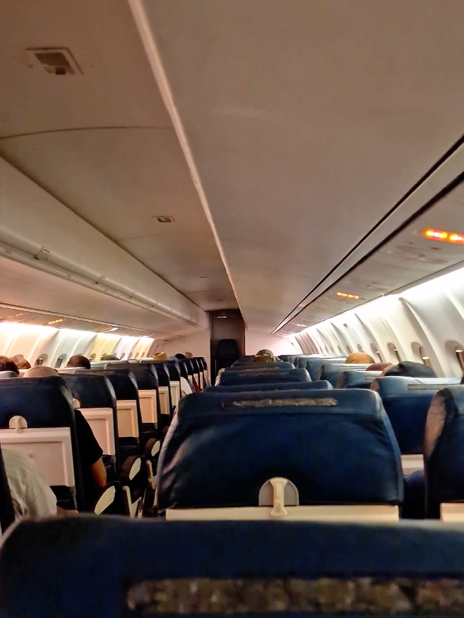 ❤️‍🩹🛩ALG    🇩🇿 we are back - - - سفر رحلة عودة طائرة مطار جزائر إقلاع وصول أجواء ذكريات - - #سفر  #رحلة  #جزائر  #طائرة  #ذكريات 