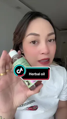 🌿 Diperkaya herba semula jadi, Herbal Hair Oil bantu suburkan kulit kepala, kurangkan keguguran & kuatkan akar rambut. Rambut lebih sihat, tebal & bersinar semula jadi. ✨💆🏻‍♀️  #herbaloil #ouhoe #ouhoeherbalhairoil 
