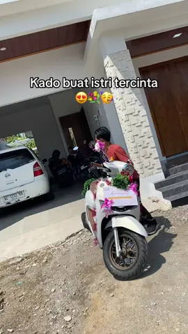 Kado buat istri, dijamin seneng 😍 Info cash / kredit bisa langsung hub 08983404828 🛵 #cunmotormadiun #cunmotor #dealermadiun #dealerhondamadiun #stylo160 