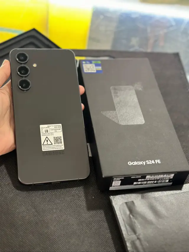 Second samsung s24 FE 8/256 mulus like new garansi resmi sein desember 2025🔥🔥  Borneo phone mega bekasi hypermall lt 1 blok E no 10