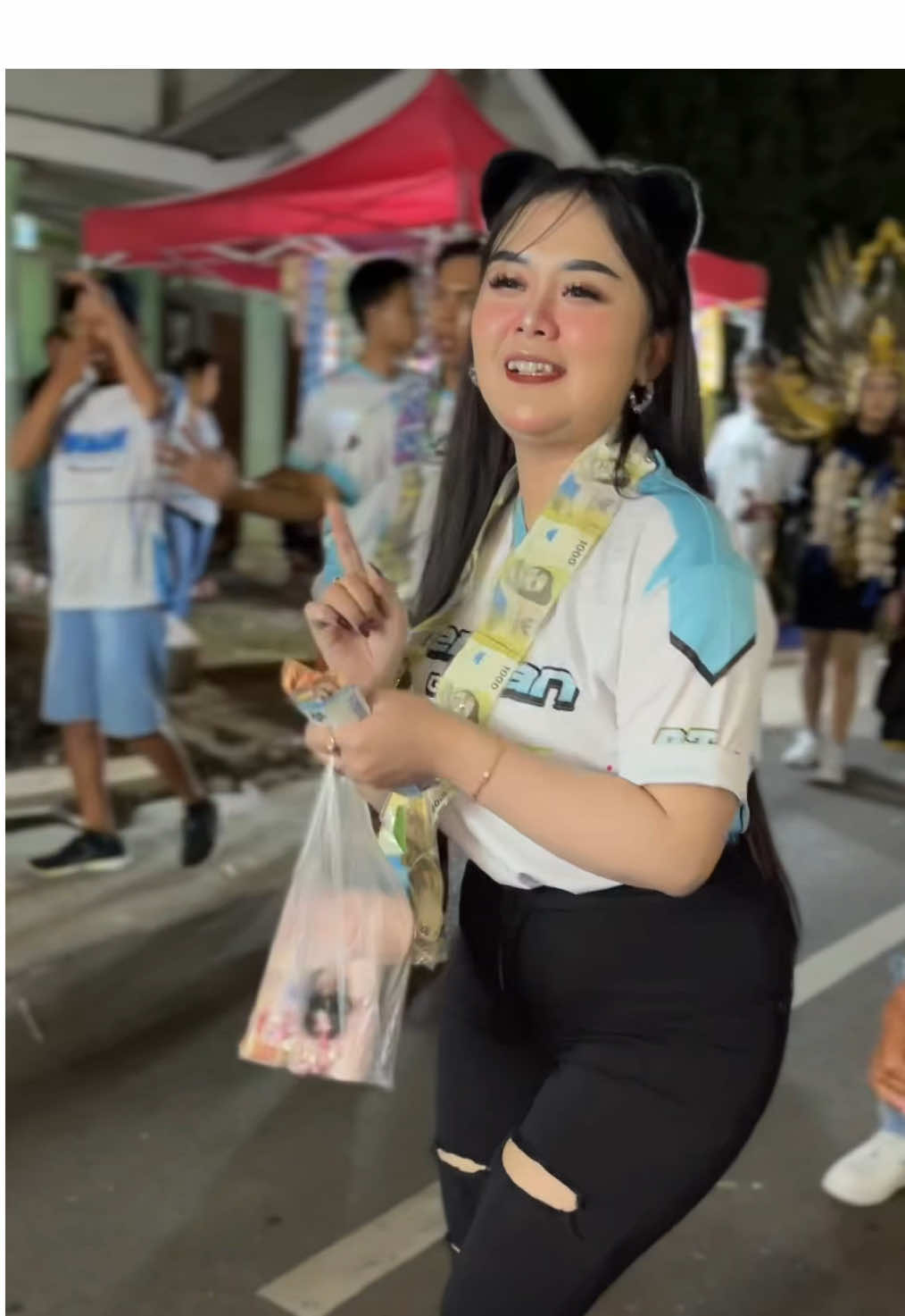 @CeceWilly 😍😍 #dancerkarnaval #soundhoreg #4page #karnavalsekarmojo #pasuruan24jam 