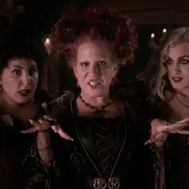 It’s that time of the year again!!👻🎃[Hocus Pocus] #90s #hocuspocus #halloween #autumn #halloweenmovies #fyp #goviral #fallaesthetic #september #october #edits #halloweenedits  I love this movie so muchhh🖤🤍🫶🏼