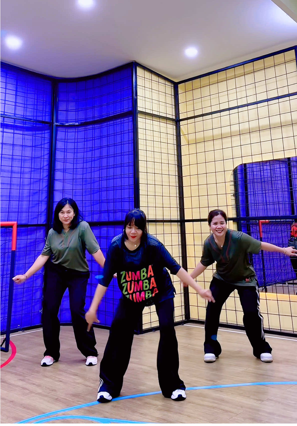 Dancing with them make me happy🙌🏻👏🏻 #lightupjawsh685 #lightup #dance #fyppppppppppppppppppppppp #fypシ @ichapramarizki88 