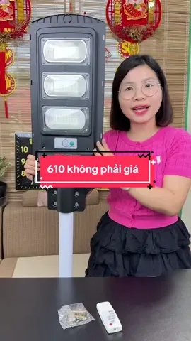 Trả lời @hangxinhtuoi68 Đèn đường liền thể năng lượng mặt trời, chống nước, chống xước, bản pin to dễ lắp đặt, bọc nhựa cao cấp, có khả năng chiếu sáng rộng #hangxinhtuoi #denduongnangluongmattroi 