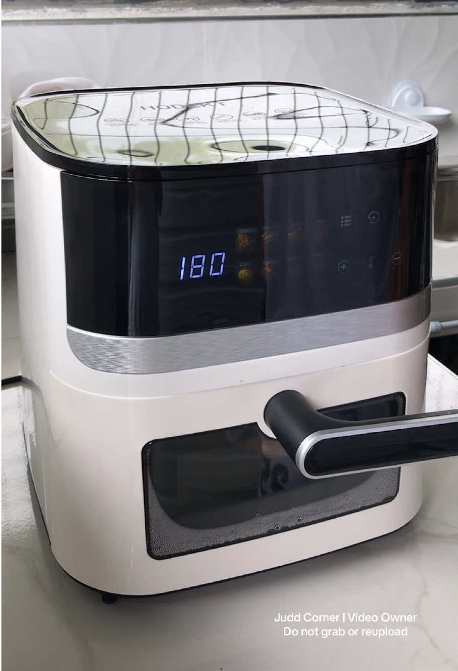 Finally! Nahanap ko na yung size at design ng air fryer na gusto ko😍 Ang ganda! @hodekt-global.ph #hodektairfryer #smartlcdairfryer #airfryer #smartairfryer #kitchenfinds 