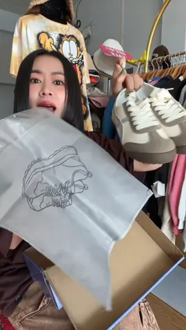 #รองเท้าผ้าใบ #corolla  #รองเท้าผ้าใบผู้หญิง #รองเท้าวิ่ง #รองเท้าผ้าใบแฟชั่น                