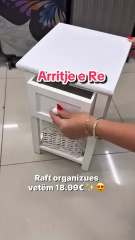 Perfekt për çdo hapësirë si dhomë gjumi, sallon apo banjo…🥰 #dollap #dollapdruri #raft #perty #daytoday 