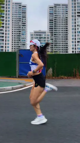 Slow motion đẹp quá #chaybo #thoitrangchaybo #aochaybo #quanchaybo #giaychaybo 