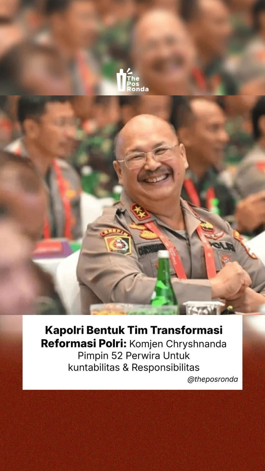 Kapolri Jenderal Listyo Sigit Prabowo resmi membentuk Tim Transformasi Reformasi Polri melalui surat perintah (Sprin/2749/IX/TUK.2.1/2025) tertanggal 17 September 2025. Tim ini dipimpin oleh Komjen Chryshnanda Dwilaksana, melibatkan 52 perwira, dan ditargetkan melakukan reformasi mendasar sesuai visi Grand Strategy Polri 2025-2045. Upaya ini adalah respons terhadap tuntutan masyarakat akan kepolisian yang lebih akuntabel, responsif, dan transparan. Dari pos ronda: harapannya, reformasi bukan cuma kata—tapi aksi nyata! #TransformasiPolri #AkuntabilitasPolri #Kapolri #PolriUntukRakyat #PosRonda