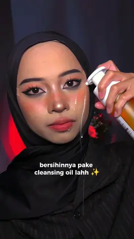 kalo lagi ada jerawatpun lebih baik pake cleansing oil 💛 #cleansingoil #makeup #makeupremover #makeuptransition #makeuplook 