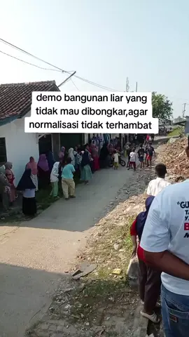 warga mendemo Bangli yg tidak mau dibongkar, normalisasi sungai Sukatani Cikarang Bekasi #normalisasikalisukatani #masukberanda #fy #viral #normalisasi 