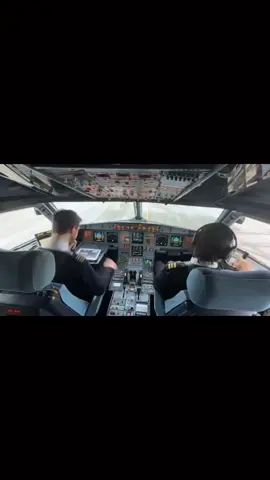 I love my job 😁#pilot #aviationlife #pilot 