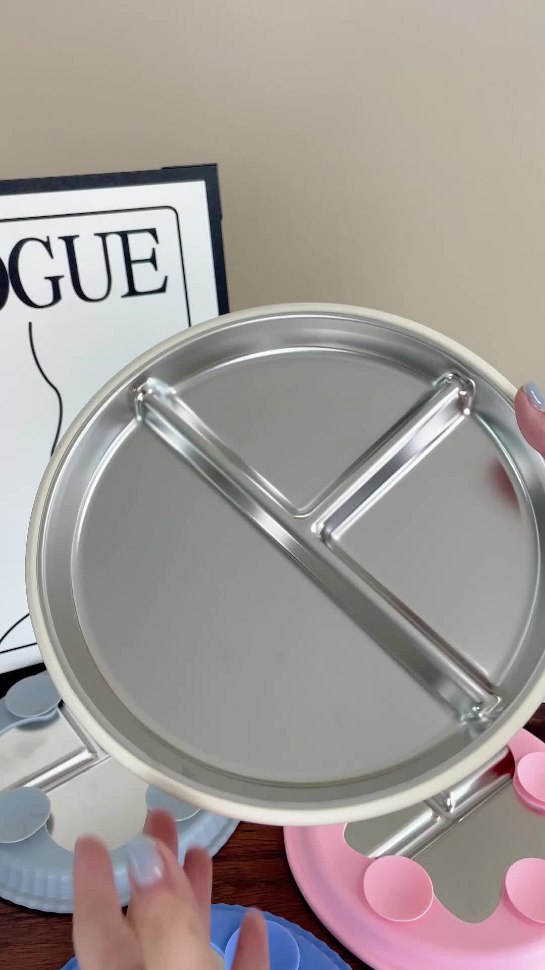 Children's feeding tableware, 304 stainless steel + silicone with suction cup, gift for children #babyproofing #toddlerutensils #foodforkids #babyproof #siliconekitchenware #kidsinthekitchen #tabletforkids #babyplate #babyproofinghacks #babyledweaning6months #children's #tableware #gifts #holiday