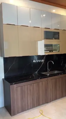 Sự kết hợp hoàn hảo giữ tủ bếp inox 304 cánh kính cường lực cùng với melamine #hanoi #vietnam #CleanTok #xuyenviet #fy #deptungkhoanhkhac #tiktok #trending #inox #khunghinhcamxuc #kinhcuongluc #viral #xuhuong #nhapho #thinhhanh #vinhome #tubep #vantai 