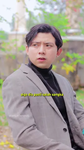 Jadi miskin tapi bangga? Pantas aja pacarnya bingung. Oya, kalau kamu mau curhat soal pacar, chat aja sama CICI, asisten AI yang bisa banget diandalkan! #SerialTikTok #TikTokTainment #cici #dola #id 