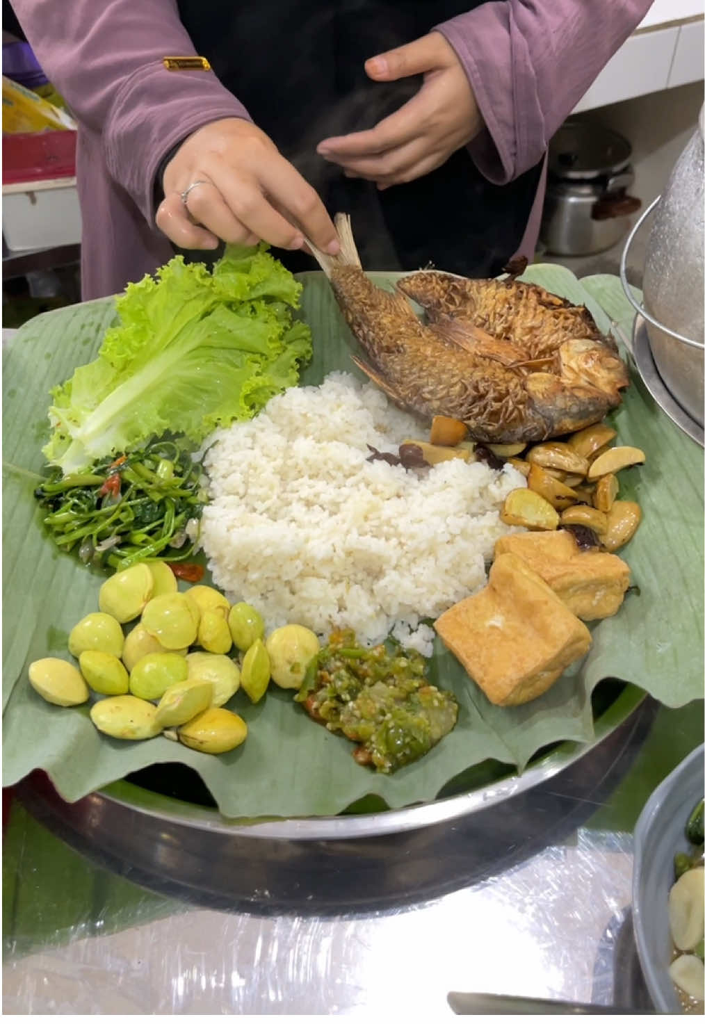 Sangu liwet porsi megalodon buat mukbeng my caroge @A Ucim 