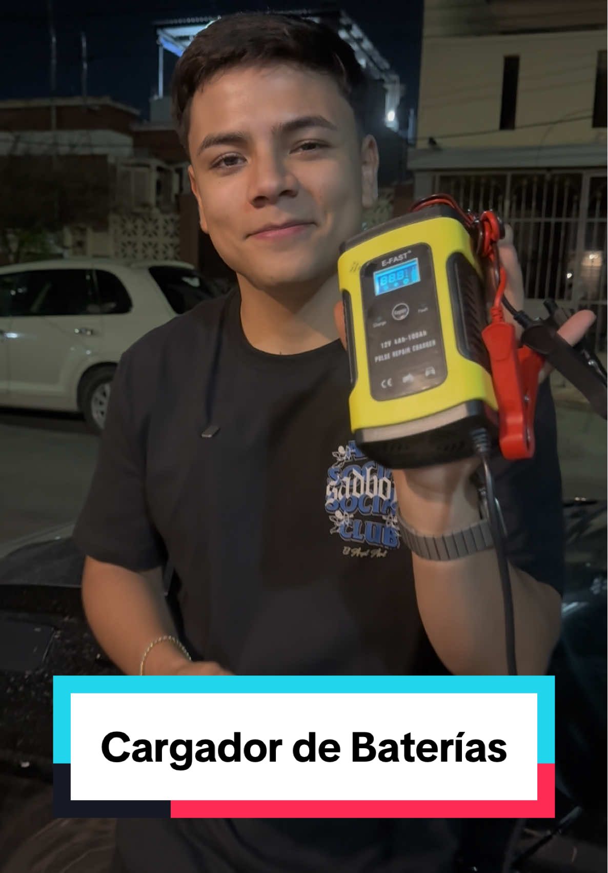 Este cargador te salva por si se te apaga el carro y no te quieren hacer favores, sirve para cargar todo tipo de baterías para coche y moto 🙌🏻🔥 Consíguelo en el carrito naranja de este video con descuento 😎❤️ #cargadordebateria 