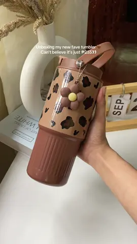 new fave tumbler🤎🫶🏻 #tumbler #tumblerforhotandcold #tumblerforschool #browntumbler #tumblerforhotandcoldwater 