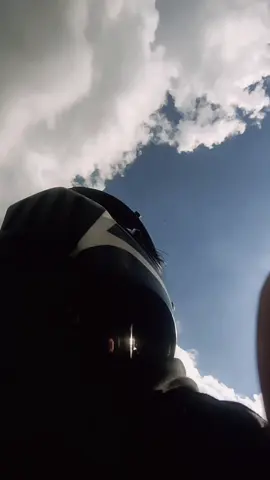 😤 #caferacer #bratcafe #lewatberanda #motorcustomindonesia #fyp @SIGINJAIMOTORCUSTOM @caferacerbiru 